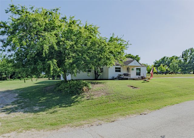 1103 E Old Chico Road, Decatur, TX 76234