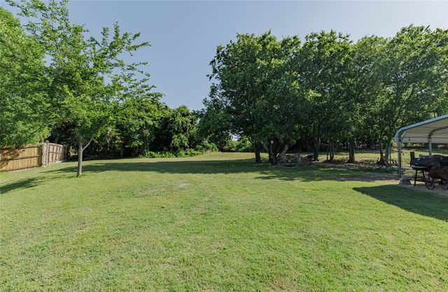 1103 E Old Chico Road, Decatur, TX 76234