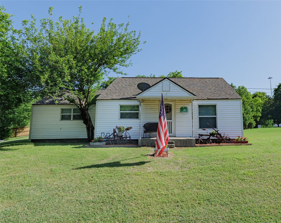 1103 E Old Chico Road, Decatur, TX 76234
