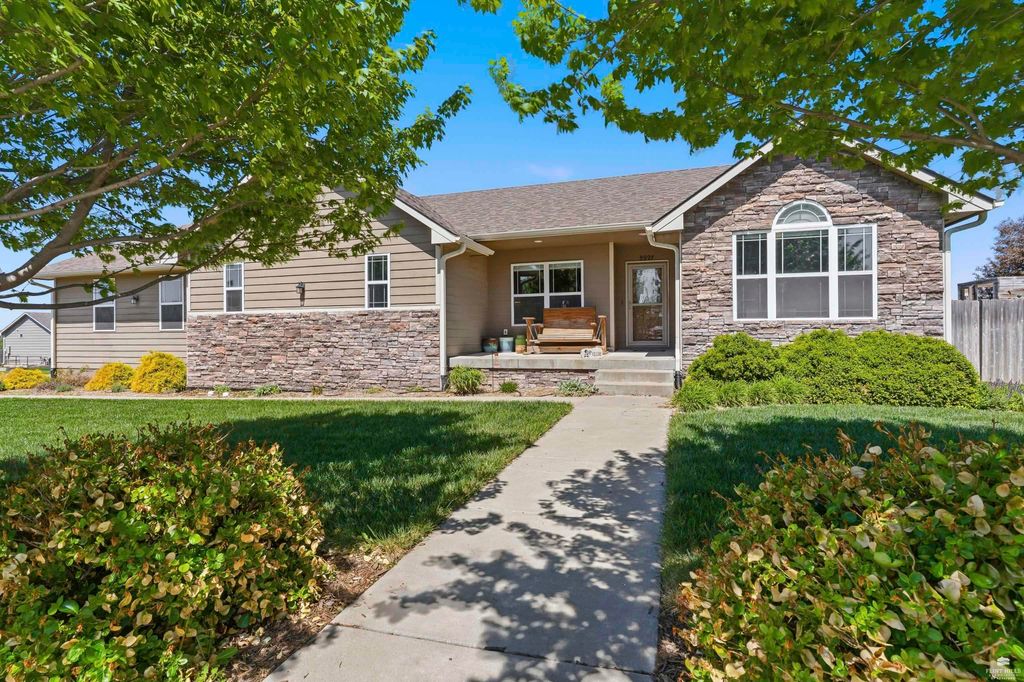 9997 Rosemary Lane, Manhattan, KS 66502