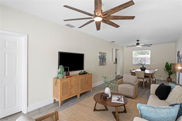 417 HAMPTON AVENUE NE, St Petersburg, FL 33703