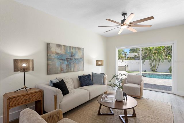 417 HAMPTON AVENUE NE, St Petersburg, FL 33703