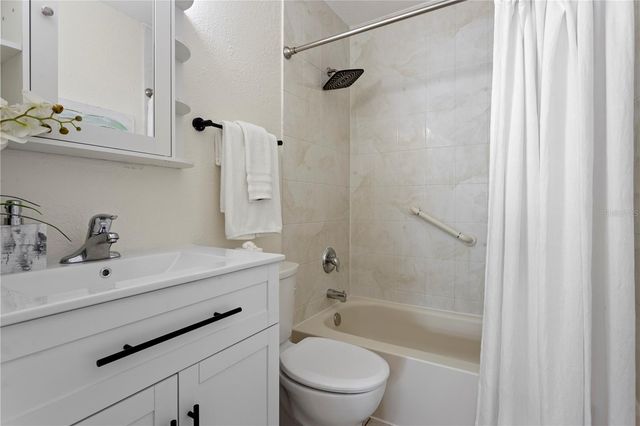 417 HAMPTON AVENUE NE, St Petersburg, FL 33703