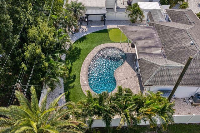 417 HAMPTON AVENUE NE, St Petersburg, FL 33703