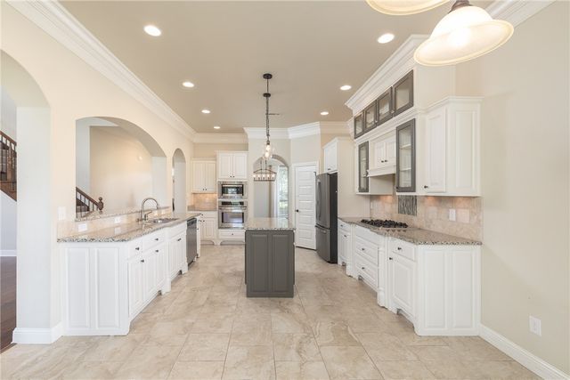 2386 Riverfront Lane, Fayetteville, AR 72703