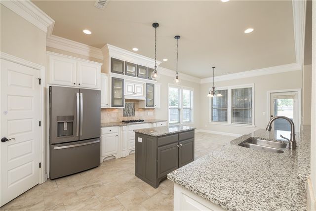 2386 Riverfront Lane, Fayetteville, AR 72703