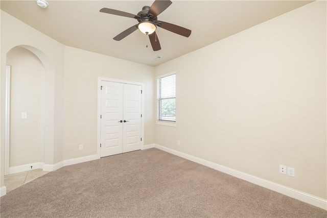 2386 Riverfront Lane, Fayetteville, AR 72703