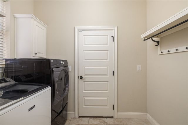 2386 Riverfront Lane, Fayetteville, AR 72703