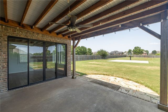 2386 Riverfront Lane, Fayetteville, AR 72703