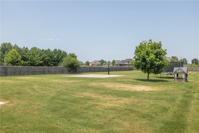 2386 Riverfront Lane, Fayetteville, AR 72703