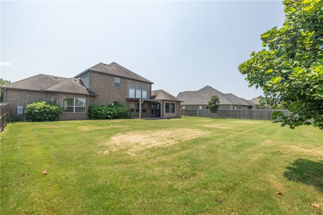 2386 Riverfront Lane, Fayetteville, AR 72703