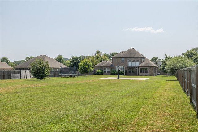 2386 Riverfront Lane, Fayetteville, AR 72703