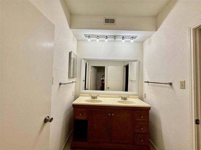 8055 Cambridge Street 71, Houston, TX 77054
