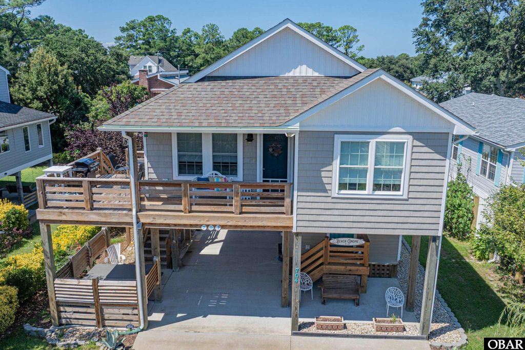 Image 2 of property listing at 704 W Avalon Drive, Kill Devil Hills, NC 27948