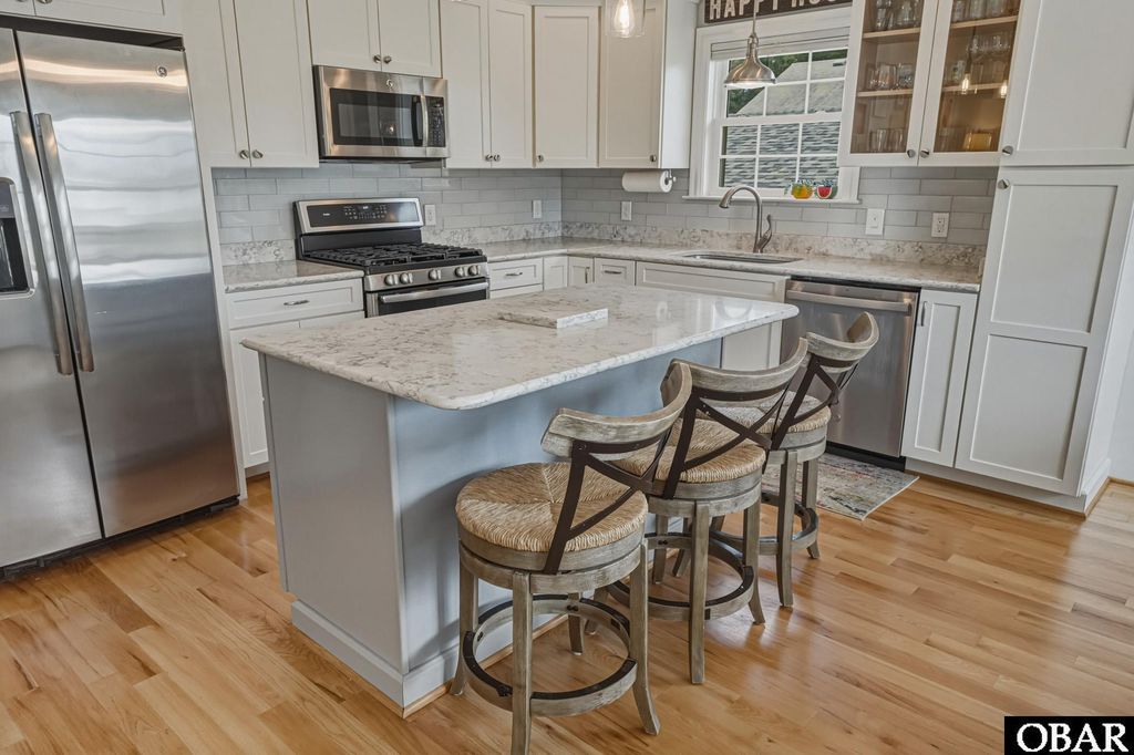 Image 13 of property listing at 704 W Avalon Drive, Kill Devil Hills, NC 27948
