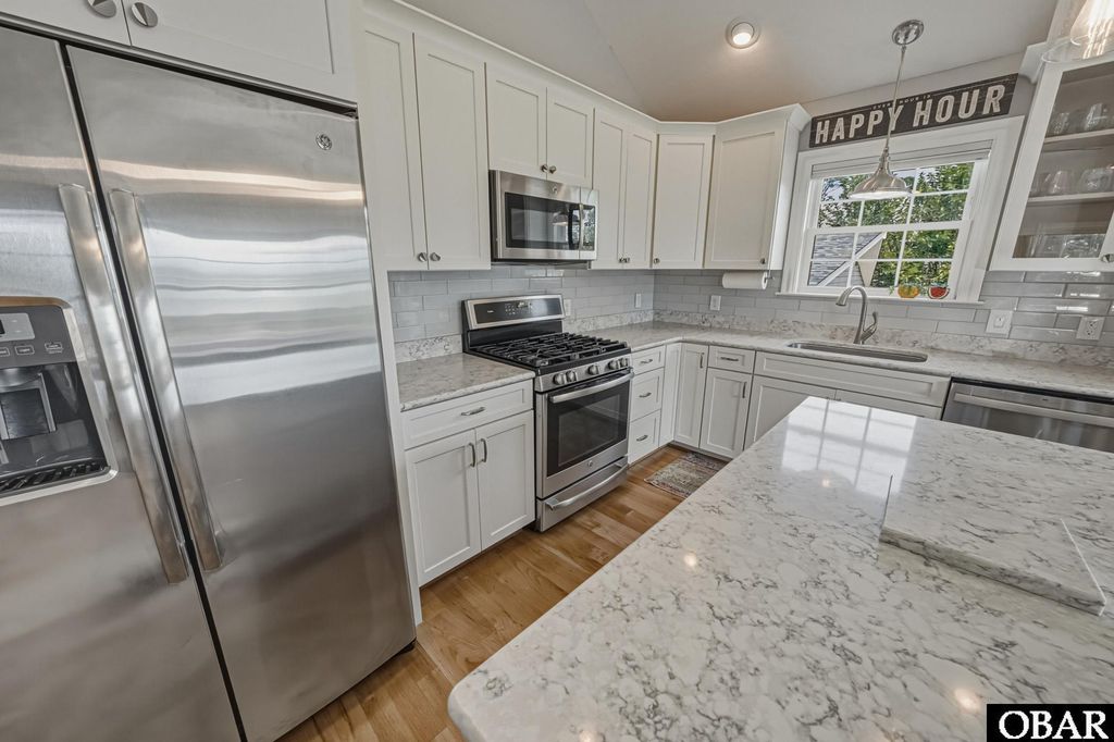 Image 14 of property listing at 704 W Avalon Drive, Kill Devil Hills, NC 27948