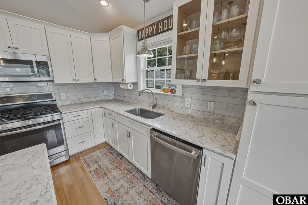 Image 17 of property listing at 704 W Avalon Drive, Kill Devil Hills, NC 27948