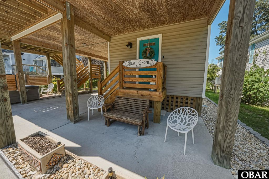 Image 47 of property listing at 704 W Avalon Drive, Kill Devil Hills, NC 27948