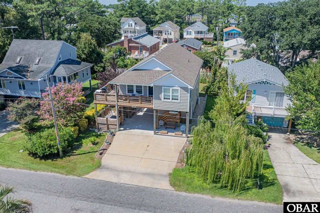 Image 65 of property listing at 704 W Avalon Drive, Kill Devil Hills, NC 27948