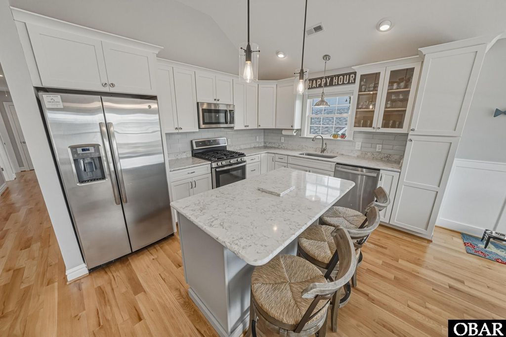 Image 9 of property listing at 704 W Avalon Drive, Kill Devil Hills, NC 27948