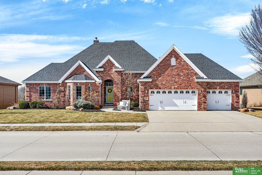 5732 S 239th Street, Elkhorn, NE 68022