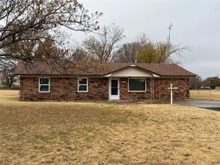 10009 N Lark Road, Weatherford, OK 73096