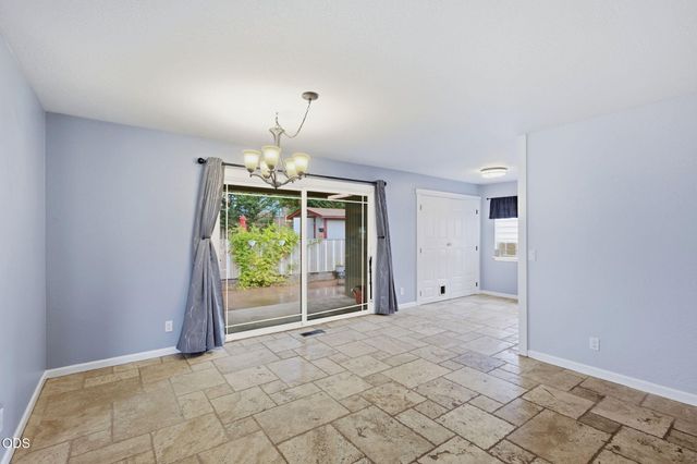 1334 SW Isham Street, Grants Pass, OR 97526