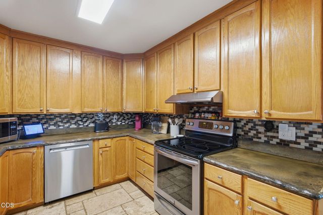 1334 SW Isham Street, Grants Pass, OR 97526