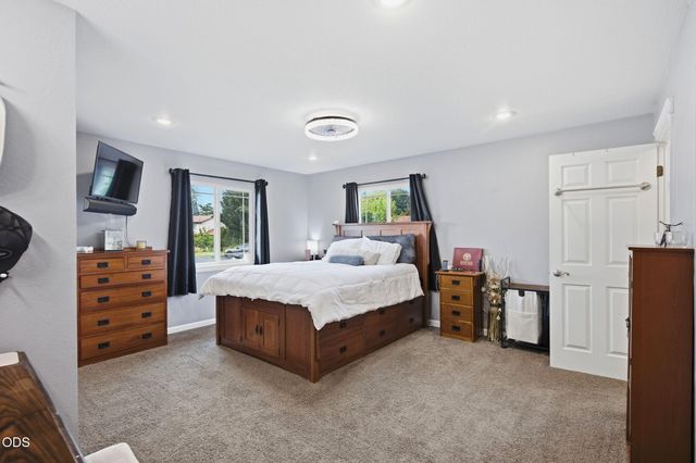 1334 SW Isham Street, Grants Pass, OR 97526