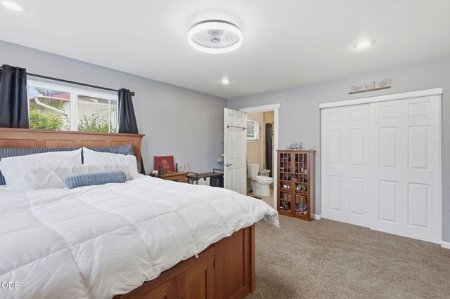 1334 SW Isham Street, Grants Pass, OR 97526