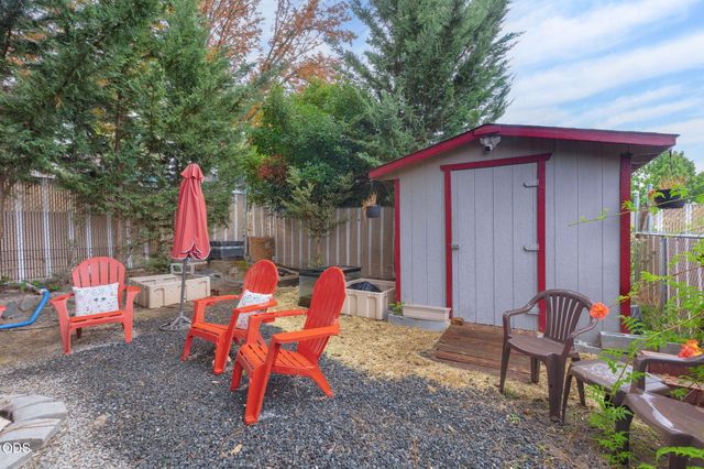 1334 SW Isham Street, Grants Pass, OR 97526
