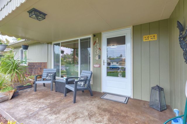 1334 SW Isham Street, Grants Pass, OR 97526