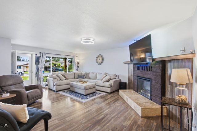 1334 SW Isham Street, Grants Pass, OR 97526
