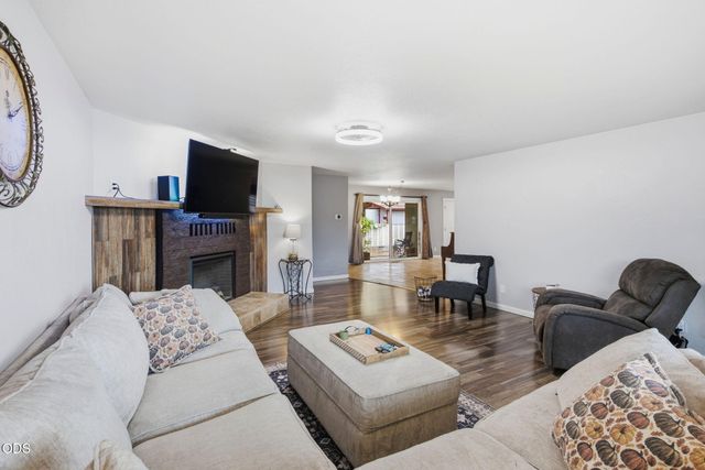 1334 SW Isham Street, Grants Pass, OR 97526