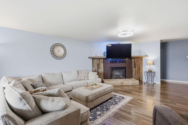 1334 SW Isham Street, Grants Pass, OR 97526