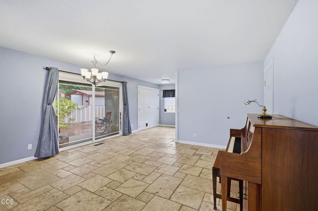 1334 SW Isham Street, Grants Pass, OR 97526
