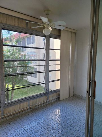 2951 Sunrise Lakes Drive E, Sunrise, FL 33322