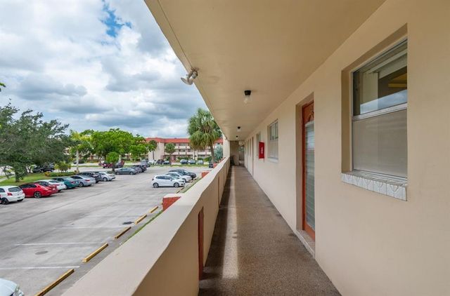 2951 Sunrise Lakes Drive E, Sunrise, FL 33322