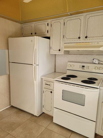 2951 Sunrise Lakes Drive E, Sunrise, FL 33322