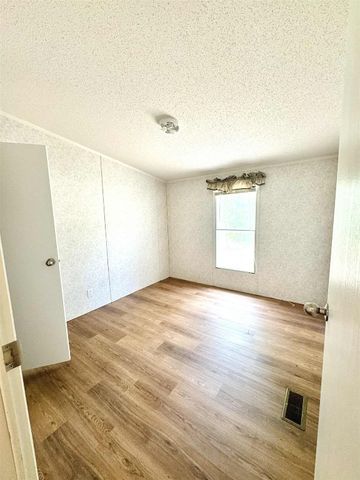 4300 S Rabbit Run, Edmond, OK 73034