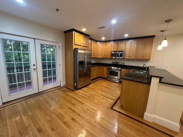 8 Grant St 14, Natick, MA 01760