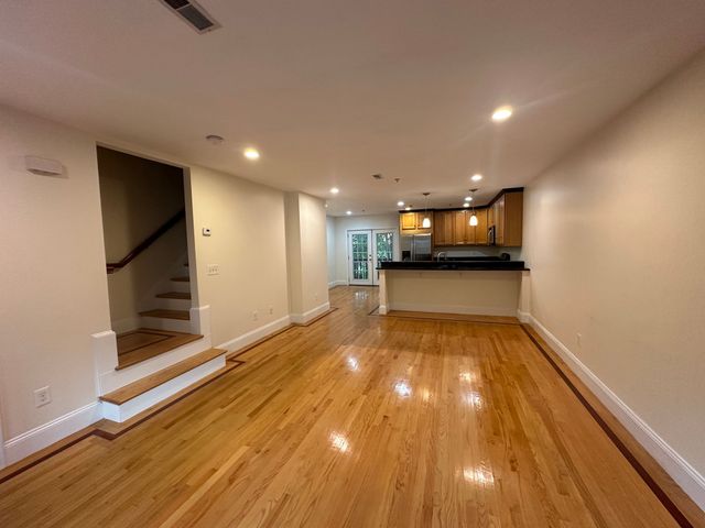 8 Grant St 14, Natick, MA 01760