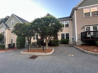8 Grant St 14, Natick, MA 01760