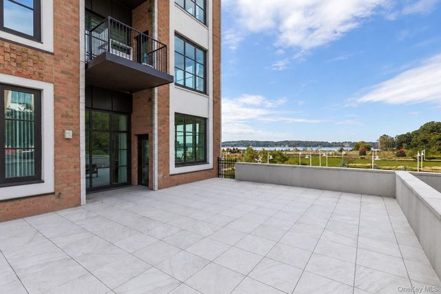 100 Garvies Point Road 1009, Glen Cove, NY 11542