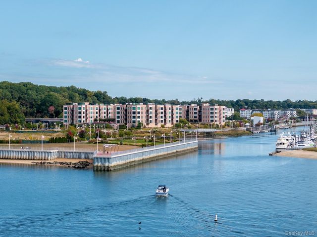 100 Garvies Point Road 1009, Glen Cove, NY 11542