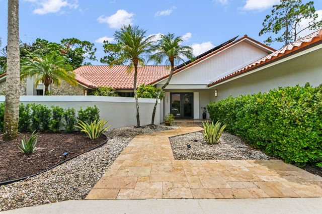 13067 Doubletree Circle, Wellington, FL 33414