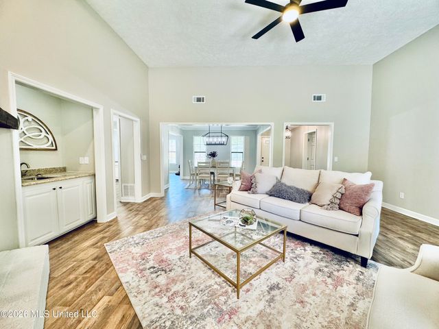 124 Westlake Drive, Brandon, MS 39047