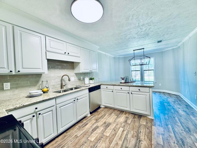 124 Westlake Drive, Brandon, MS 39047