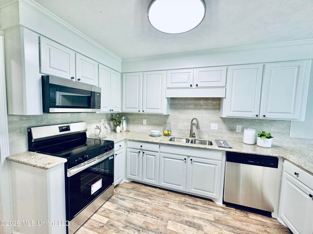 124 Westlake Drive, Brandon, MS 39047