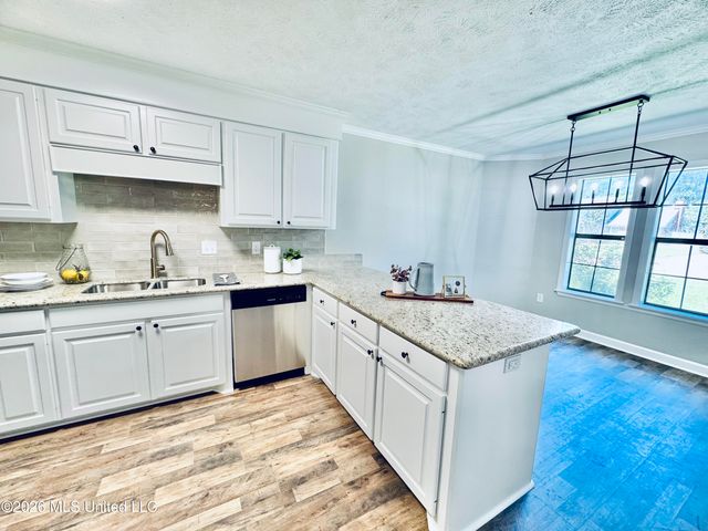 124 Westlake Drive, Brandon, MS 39047